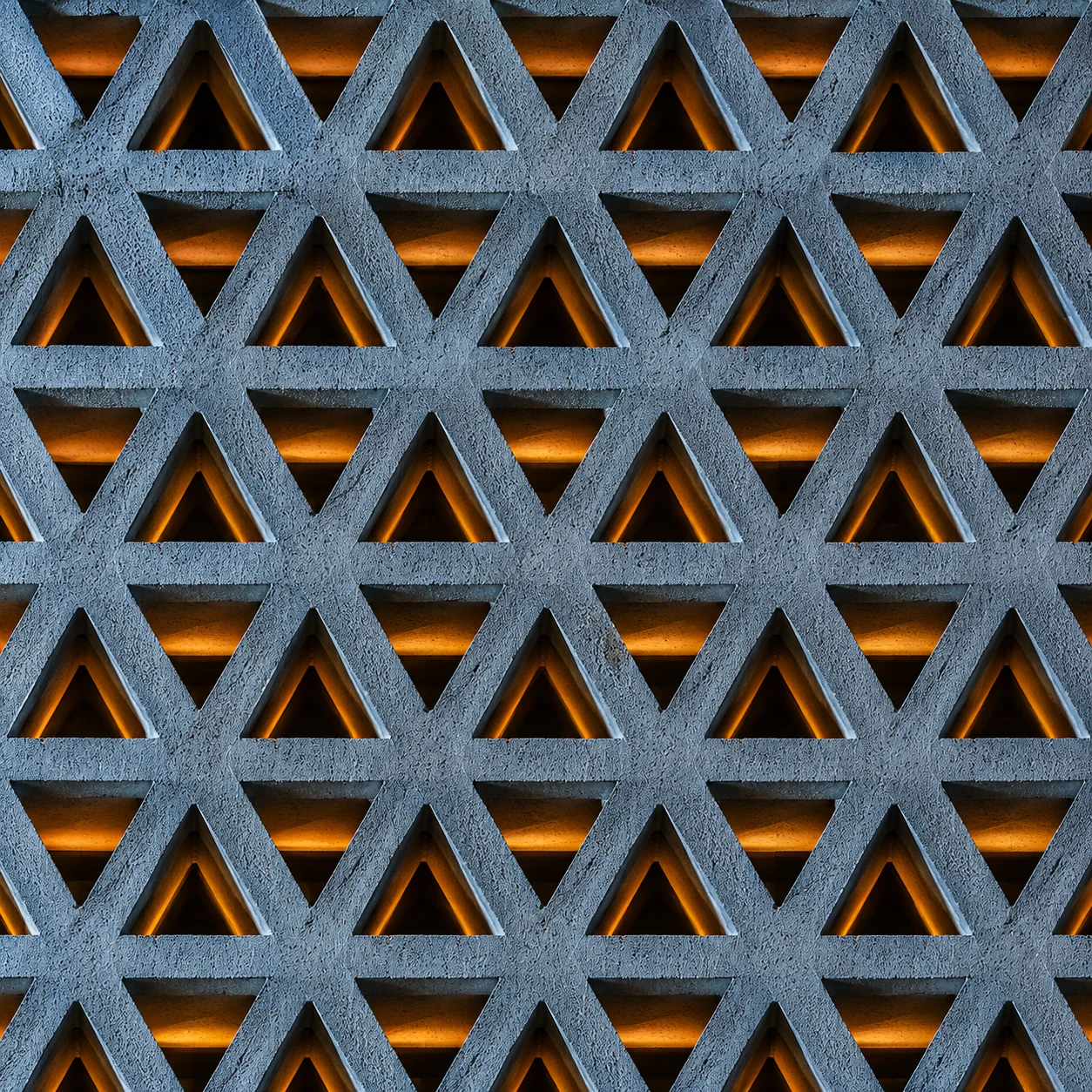 Detalhe dos vazados triangulares de concreto do NEXO.